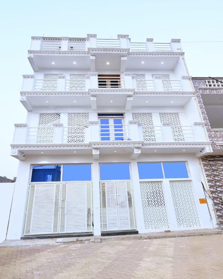 Hn Palace Homestay Агра Экстерьер фото
