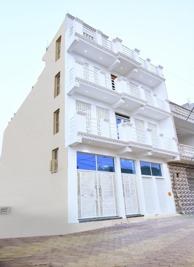 Hn Palace Homestay Агра Экстерьер фото