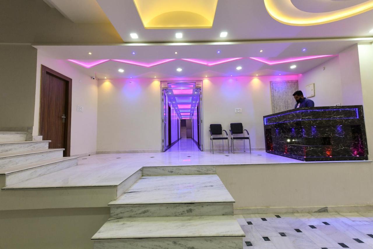 Hn Palace Homestay Агра Экстерьер фото