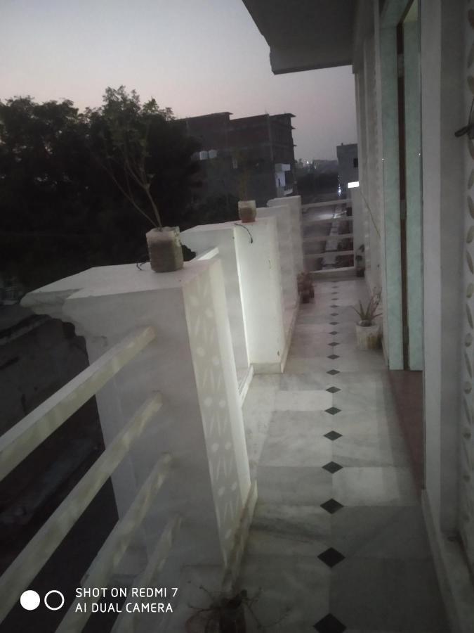 Hn Palace Homestay Агра Экстерьер фото