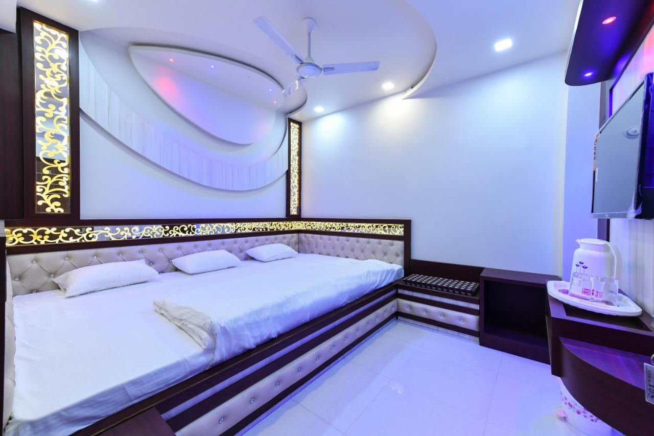 Hn Palace Homestay Агра Экстерьер фото
