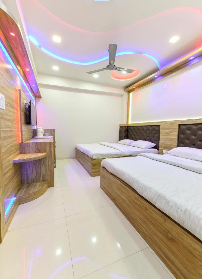 Hn Palace Homestay Агра Экстерьер фото