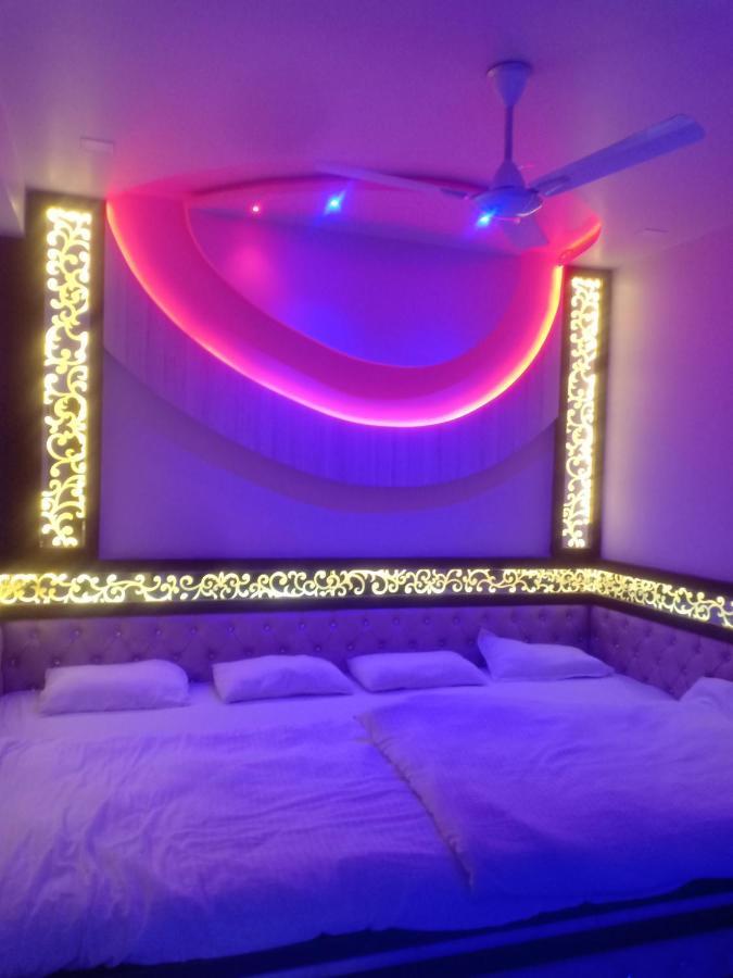 Hn Palace Homestay Агра Экстерьер фото