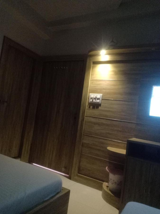 Hn Palace Homestay Агра Экстерьер фото