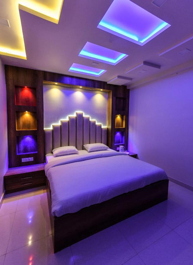 Hn Palace Homestay Агра Экстерьер фото